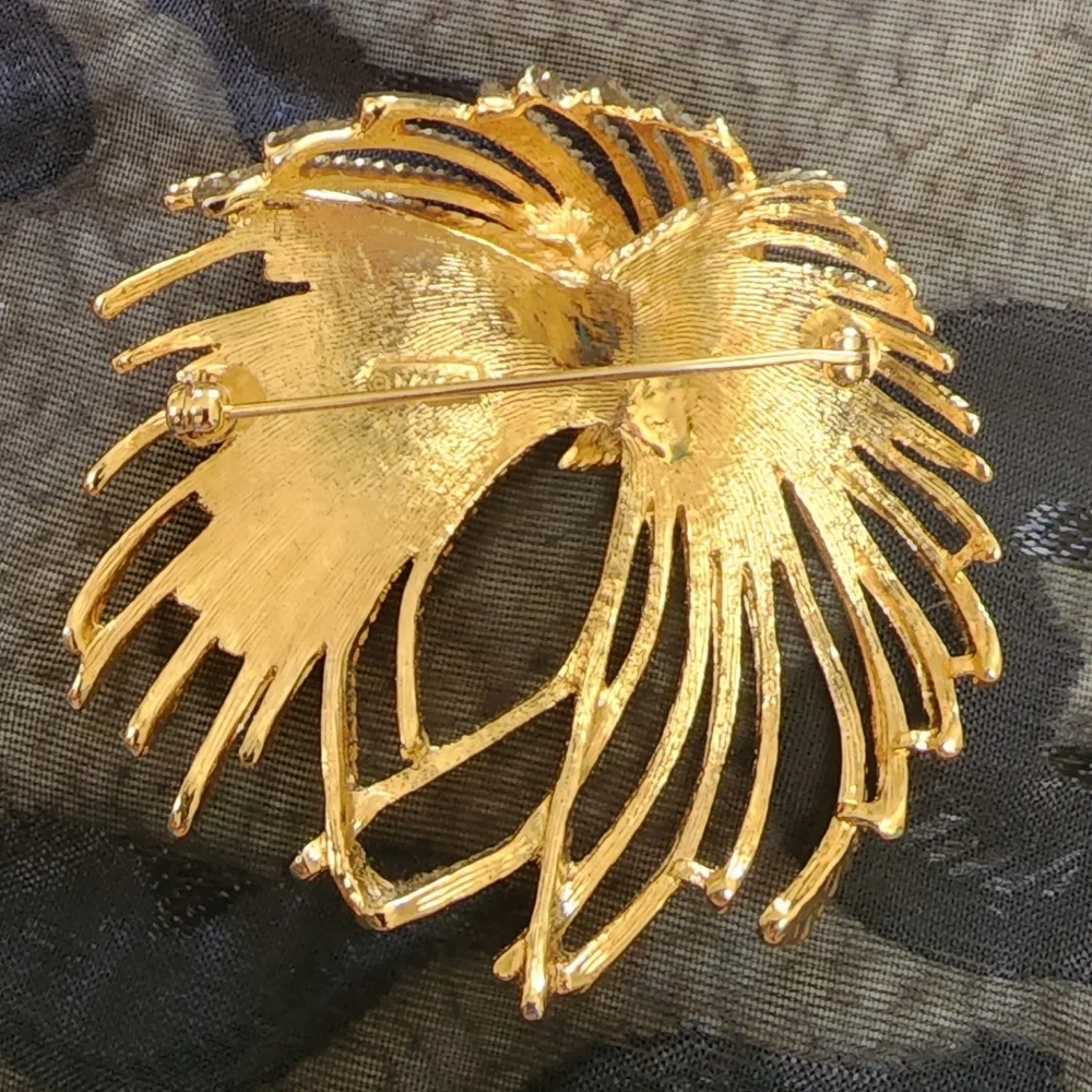 Vintage Signed Monet Mirador Brooch/Pin
